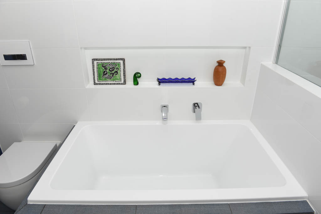 mewald building Simple And Clean Style Bathroom Renovation Yeronga